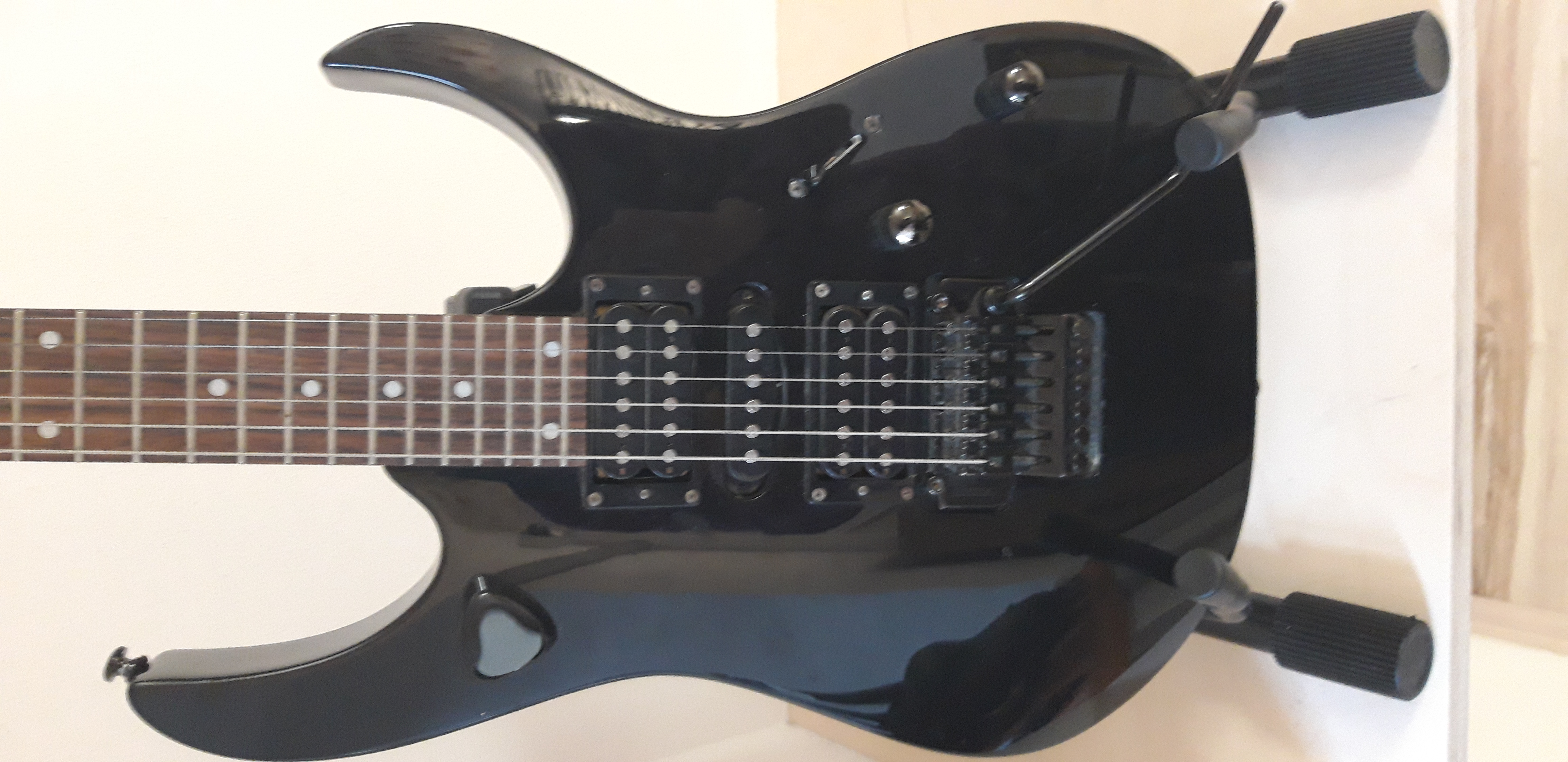 IBANEZ elektrická kytara , černá + povlak