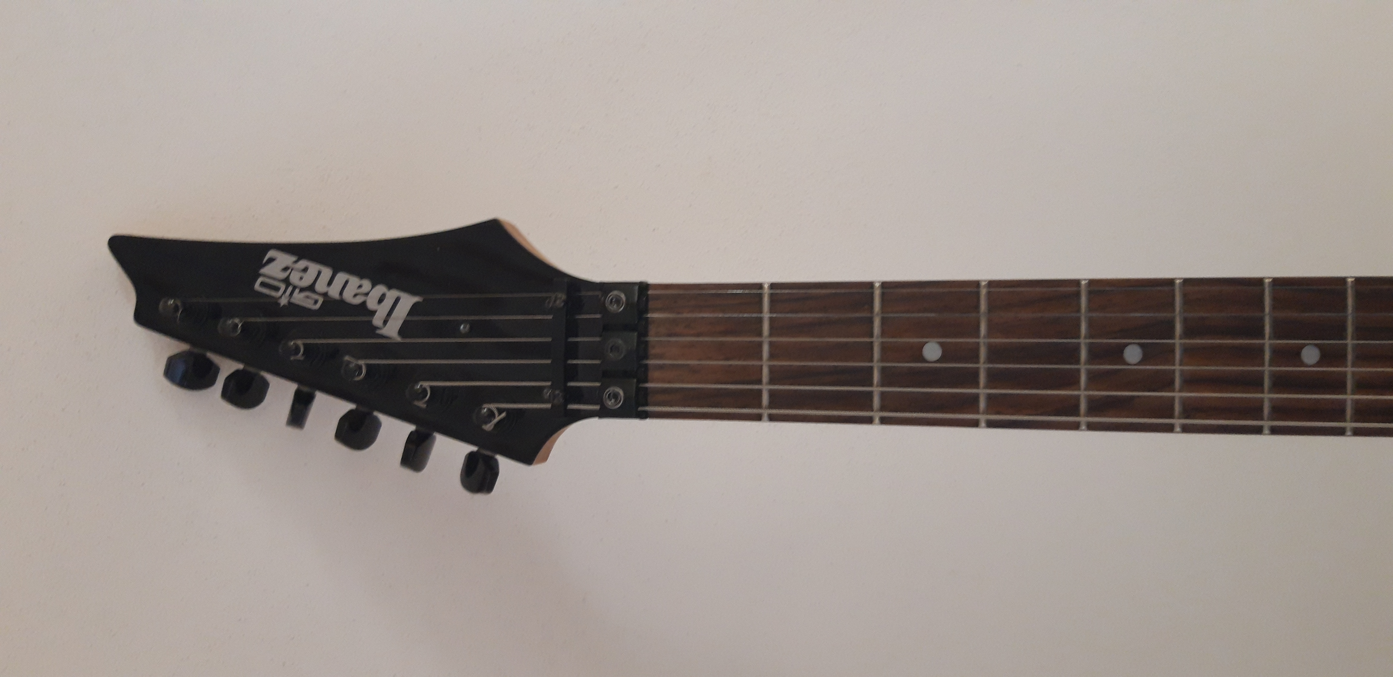 IBANEZ elektrická kytara , černá + povlak